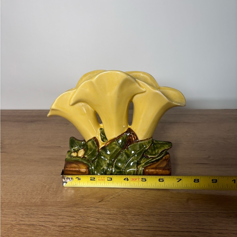 Rare Vintage McCoy Yellow Triple Lily Flower Vase MCM